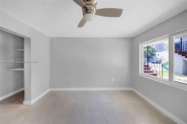 Building Photo - 1150 NW 1st Pl