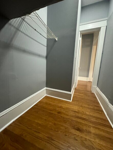 Building Photo - 160 4th St Ne