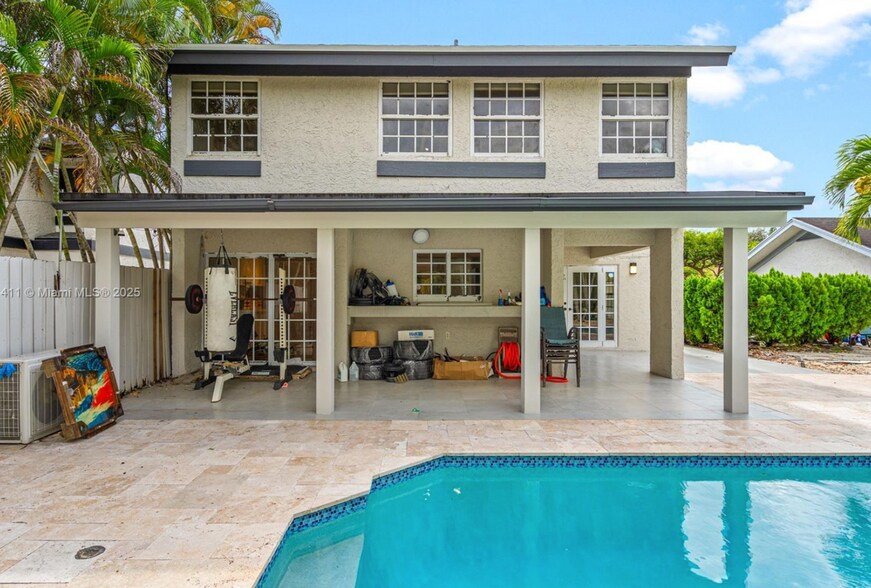 Building Photo - 8351 SW 39th Ct