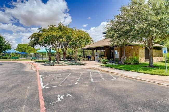 Building Photo - 100 Sulphur River Lp