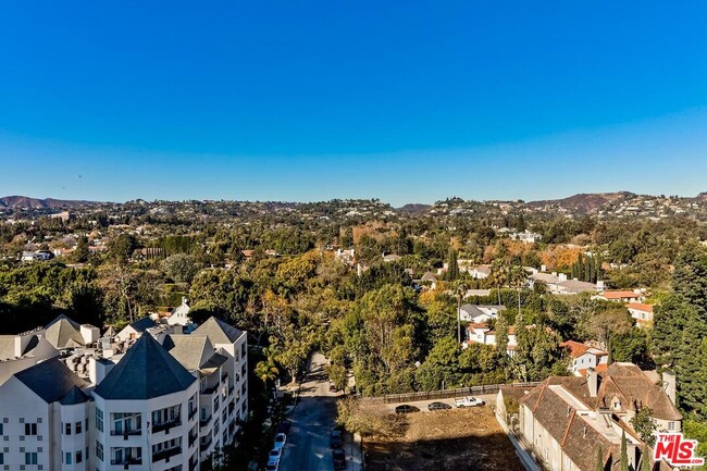 Building Photo - 10350 Wilshire Blvd