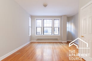 Building Photo - 723 W Barry Ave