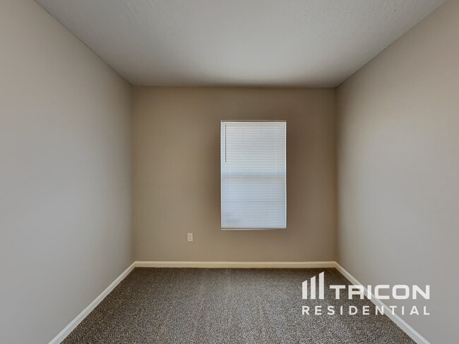 Building Photo - 15252 Bareback Dr