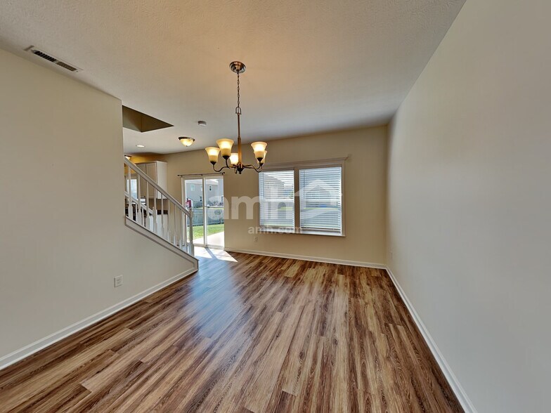 Building Photo - 524 Corbel Dr