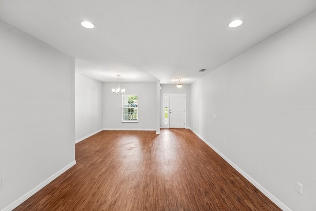 Building Photo - 1621 Town Park Ct