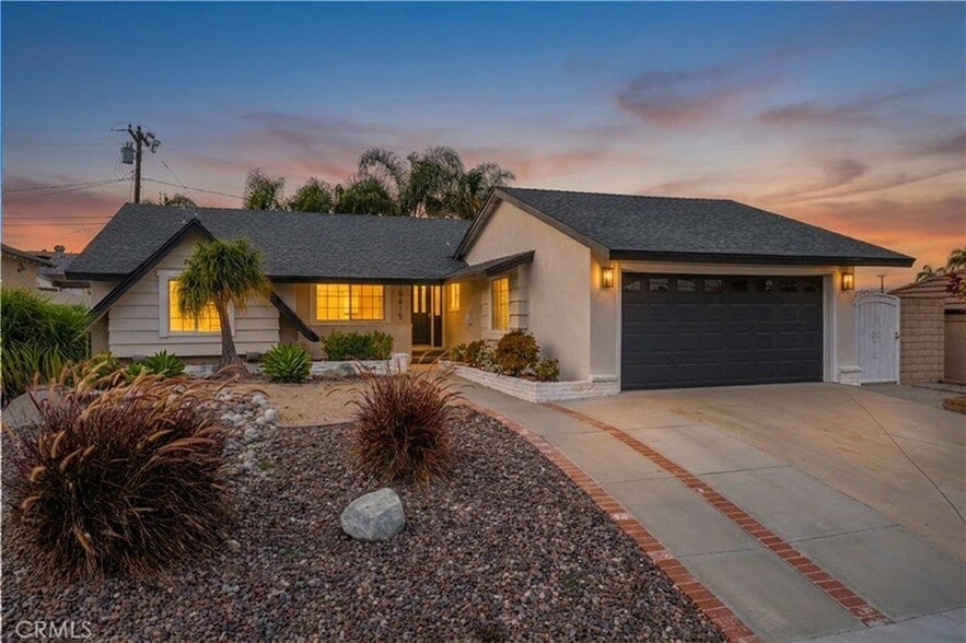 Building Photo - 15815 Silvergrove Dr