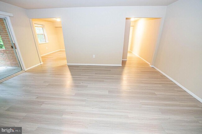 Building Photo - 800 College Ln