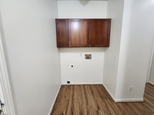 Building Photo - 2 br, 1 bath Condo - 10171 Sunrise Dr