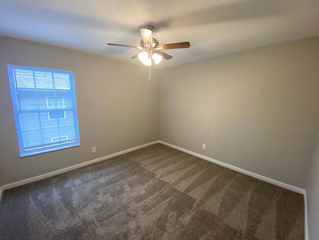 Building Photo - 3 Bedroom apartment in Maryville, TN!