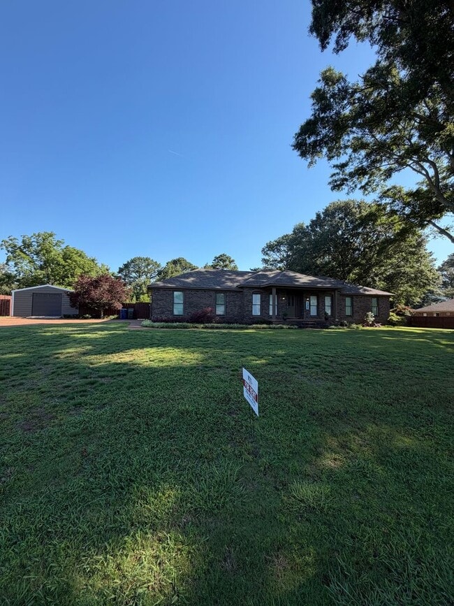 Building Photo - 125 Camp Ground Rd