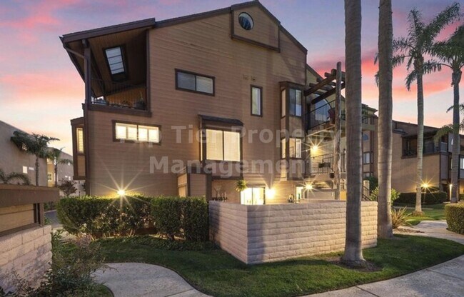 Building Photo - **Beautiful, Fully-Furnished 2 bed / 2.5 bath Townhome in Coastal Carlsbad - Available 12/01**