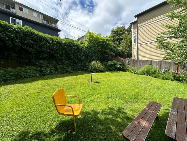 Building Photo - 69 Etruria St