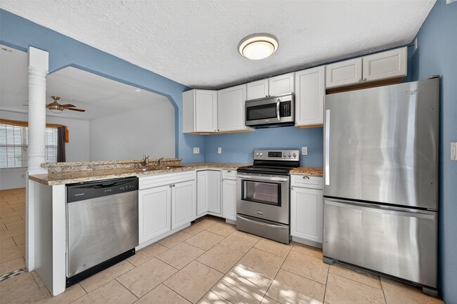 Building Photo - 1701 Upland Dr