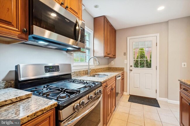 Building Photo - 6124 12th Rd N