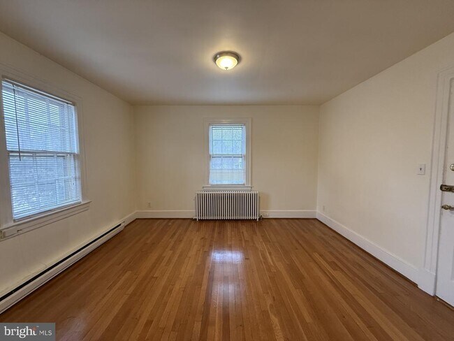 Building Photo - 515 Pitt St