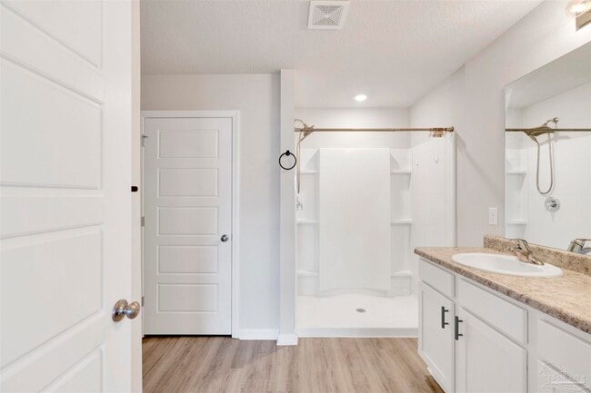 Building Photo - 5964 Laurel Oak Dr