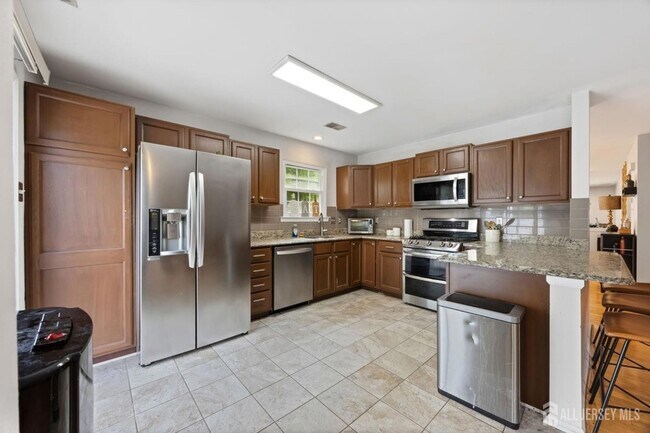 Building Photo - 301 Pheasant Run
