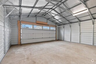 Building Photo - Home with Huge Shop! First months Rent Fre...