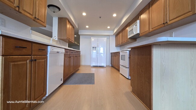 Building Photo - 3-Bedroom Upper-Level Condo in Historic Downtown Stillwater