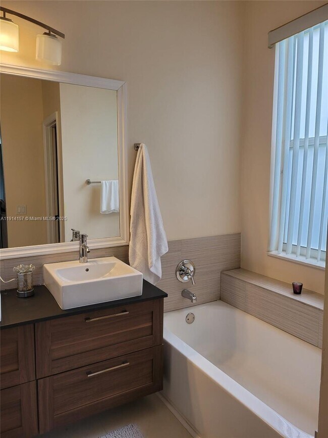 Building Photo - 1569 Winterberry Ln