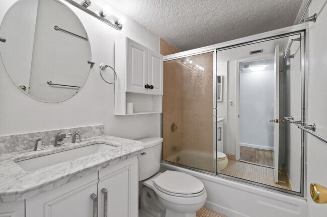 Building Photo - 4200 N Ocean Dr