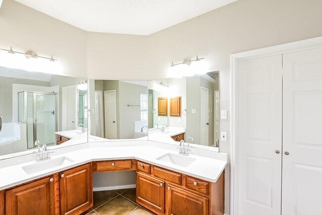 Building Photo - 20407 Wild Berry Dr