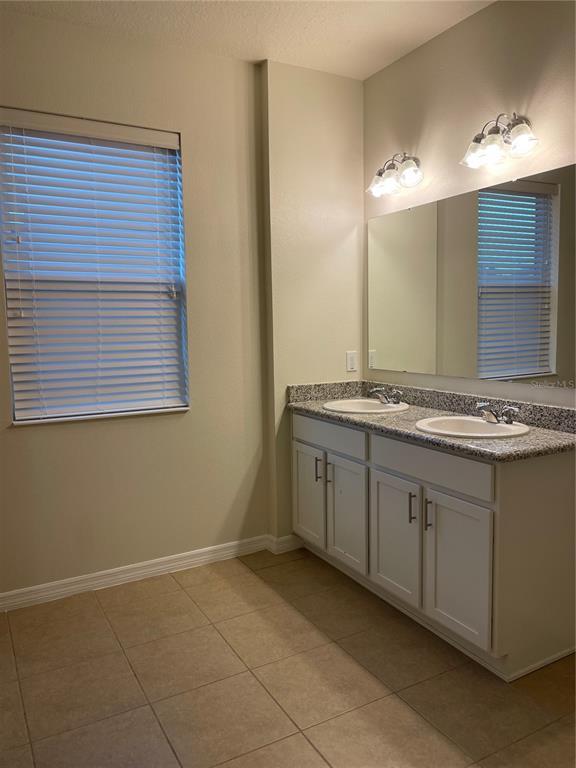 Building Photo - 12137 Sumter Dr
