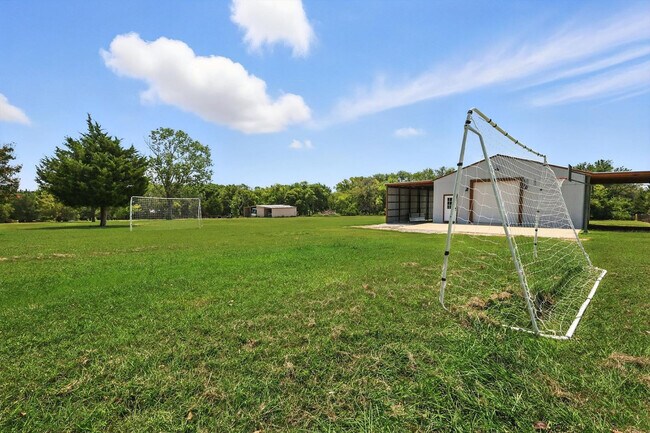 Building Photo - 2368 Co Rd 852