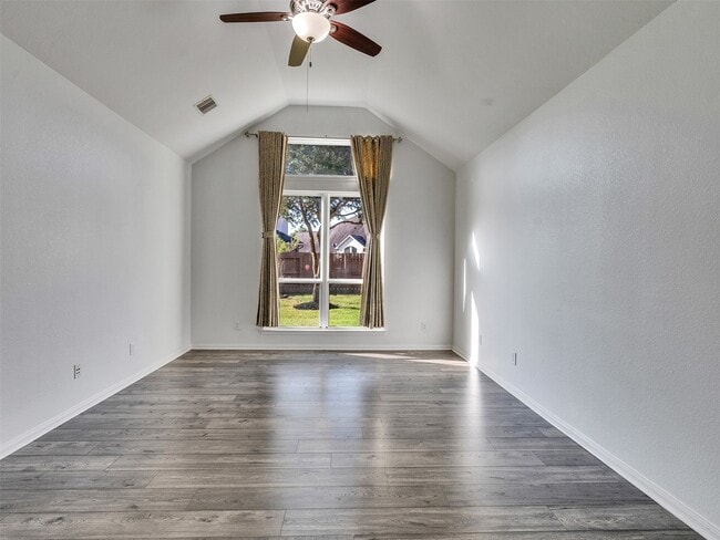 Building Photo - 28655 Maple Red Dr
