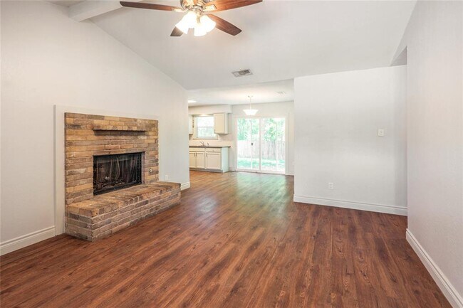 Building Photo - 16213 Malden Dr