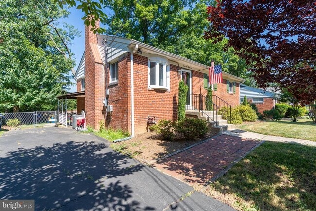 Building Photo - 3252 Holly Hill Dr