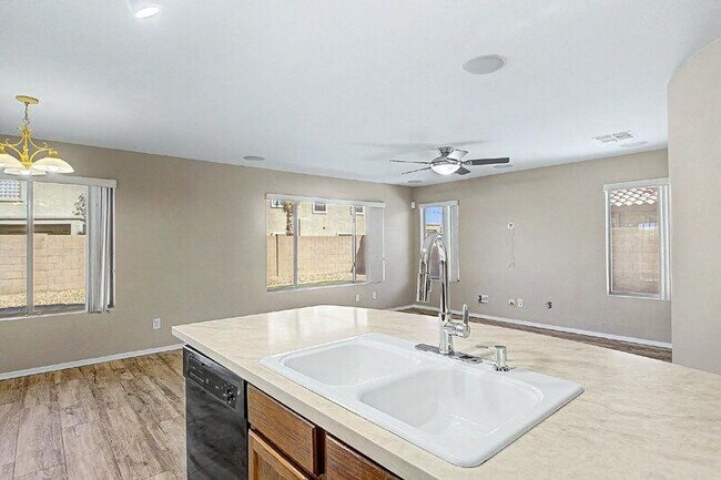 Building Photo - 16317 N 152nd Ave