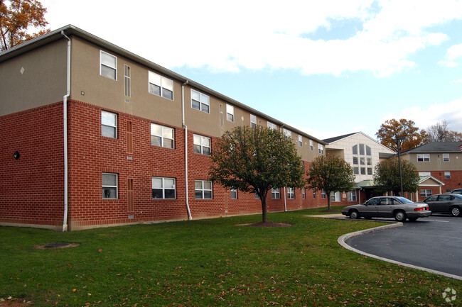 Building Photo - Lamont Plaza