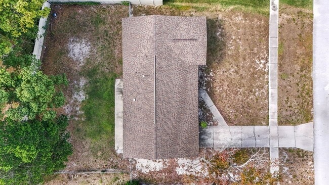 Building Photo - Beautifully renovated 4bdrm/2bath home wit...