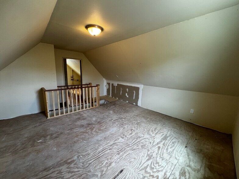 Building Photo - 374 Highland Ave