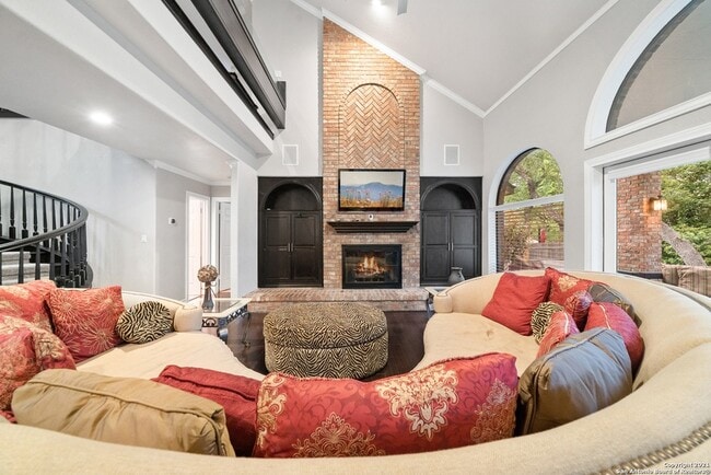 Building Photo - 8 Rogers Wood