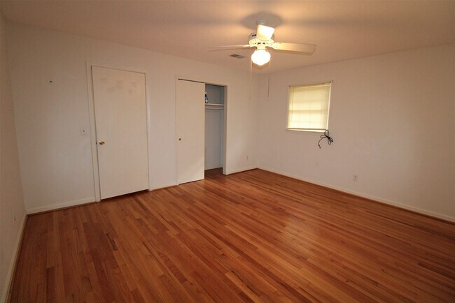 Building Photo - 2378 Valleybrook Rd