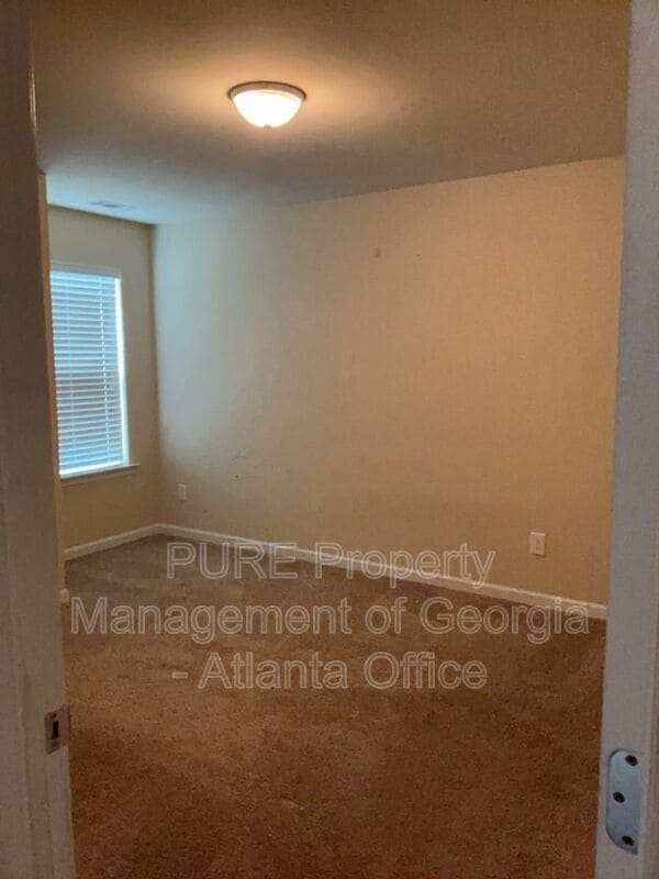 Building Photo - 400 Brookwood Crossing