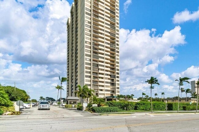 Building Photo - 5600 N Flagler Dr