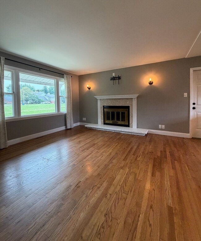Building Photo - 5S481 Glenoban Dr