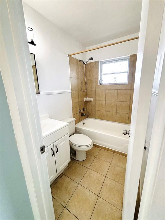 Building Photo - 2671 NW 65th Ave