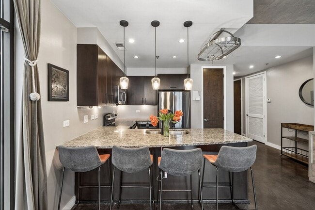 Building Photo - 1510 Demonbreun St