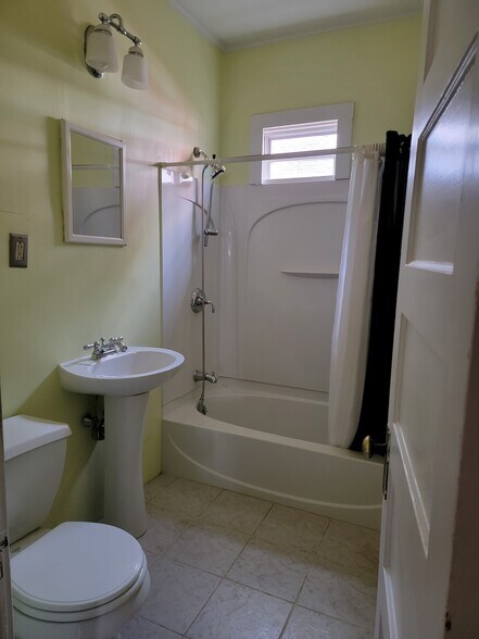 Bathroom - 27 Walkley Rd