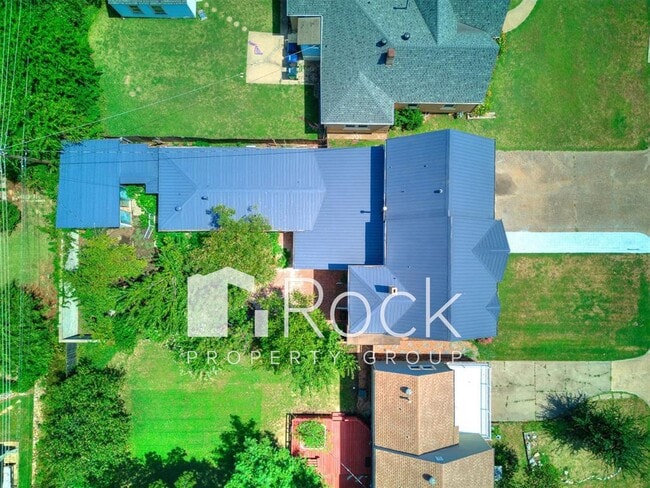 Building Photo - 3 Bedroom Home + 1 Bedroom Apartment near OCU and Uptown!