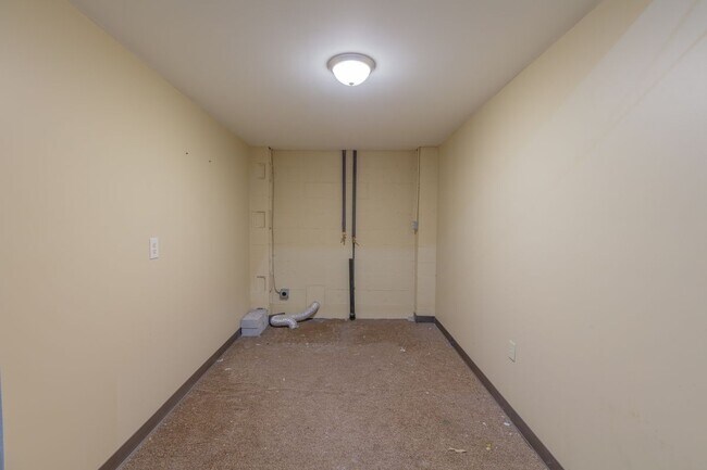 Building Photo - 505 N Market St