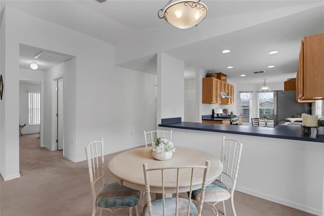 Building Photo - 408 Lake Suzanne Dr