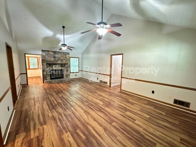 Building Photo - 3165 Arden Way SW