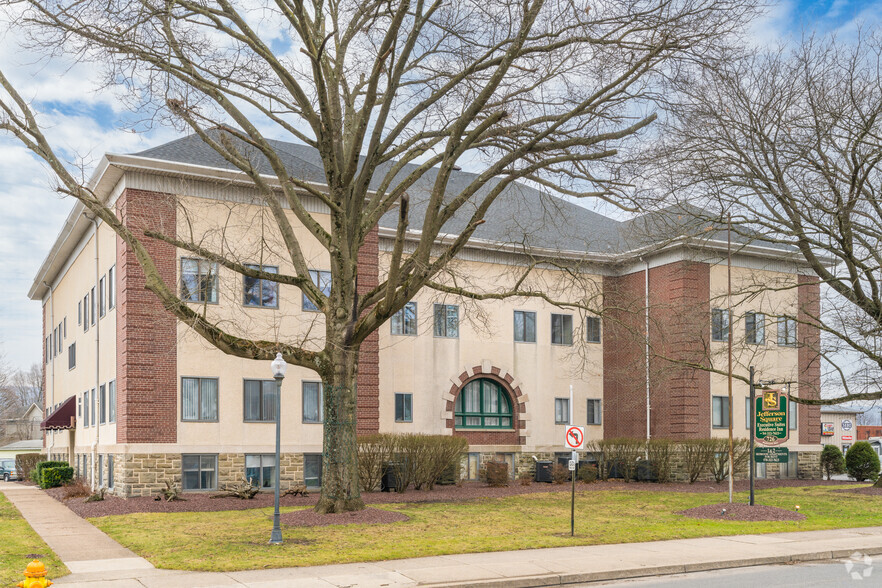 Primary Photo - Jefferson Square