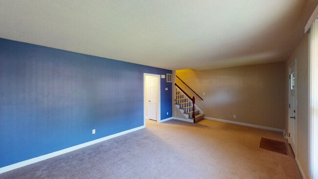Building Photo - 707 Sir Walter Cir