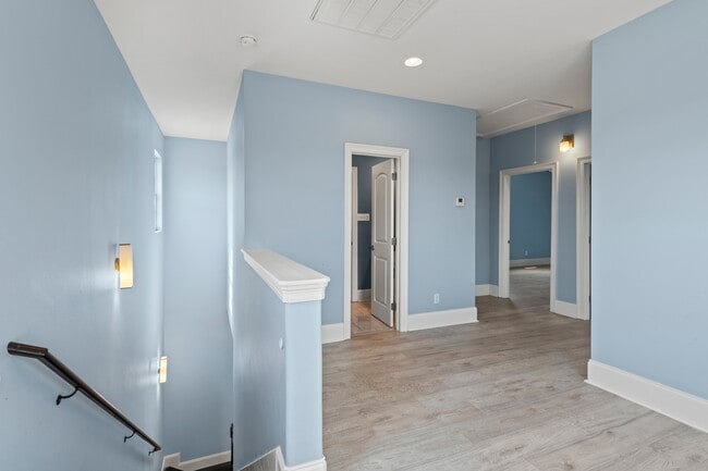 Building Photo - 5760 Warrington Dr